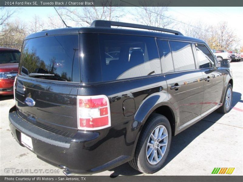 Tuxedo Black / Charcoal Black 2014 Ford Flex SE