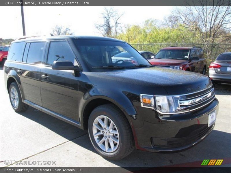 Tuxedo Black / Charcoal Black 2014 Ford Flex SE