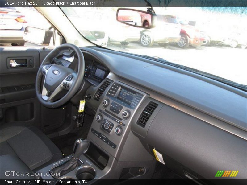 Tuxedo Black / Charcoal Black 2014 Ford Flex SE