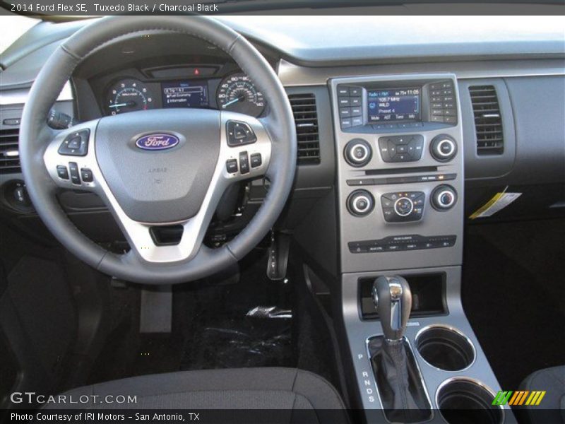 Tuxedo Black / Charcoal Black 2014 Ford Flex SE