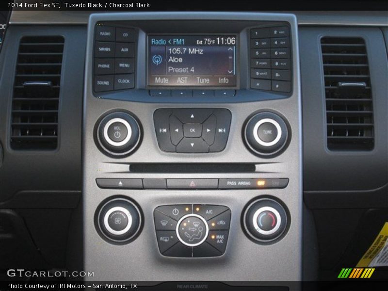 Tuxedo Black / Charcoal Black 2014 Ford Flex SE