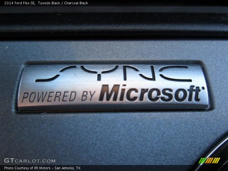 Tuxedo Black / Charcoal Black 2014 Ford Flex SE