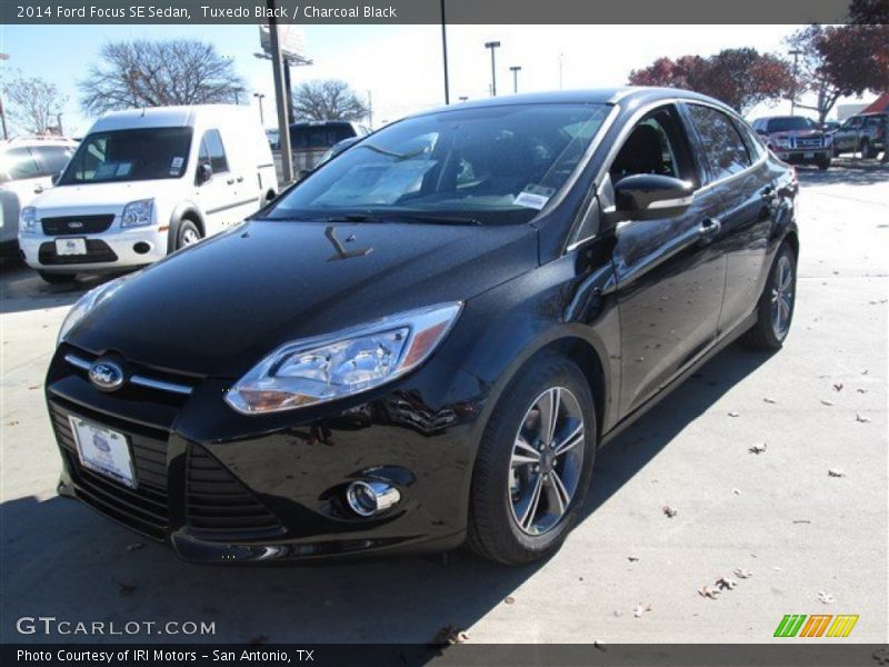 Tuxedo Black / Charcoal Black 2014 Ford Focus SE Sedan