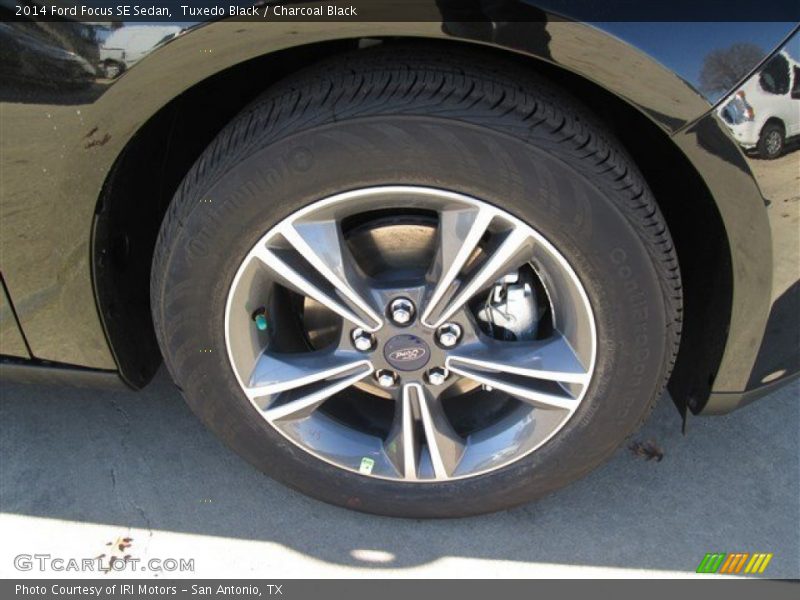Tuxedo Black / Charcoal Black 2014 Ford Focus SE Sedan