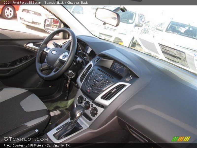 Tuxedo Black / Charcoal Black 2014 Ford Focus SE Sedan