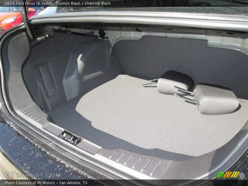 Tuxedo Black / Charcoal Black 2014 Ford Focus SE Sedan