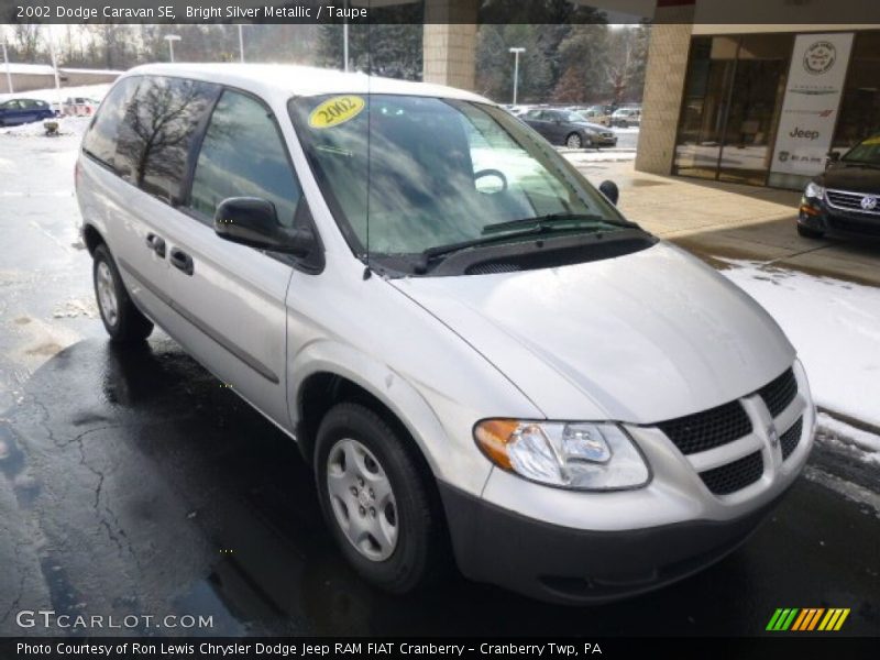 Bright Silver Metallic / Taupe 2002 Dodge Caravan SE