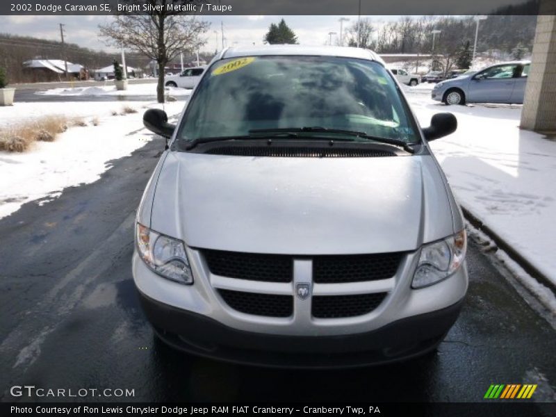 Bright Silver Metallic / Taupe 2002 Dodge Caravan SE