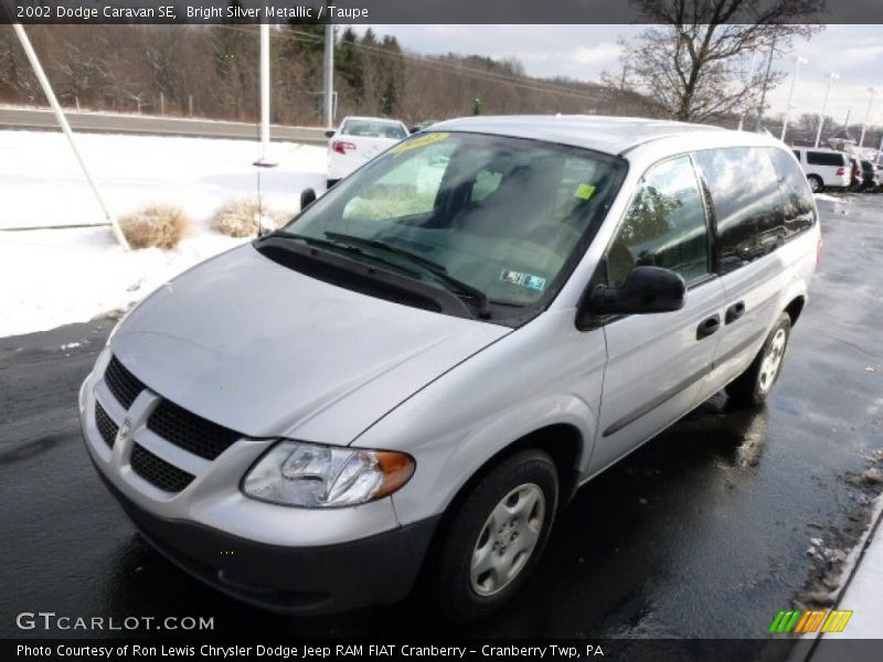 Front 3/4 View of 2002 Caravan SE