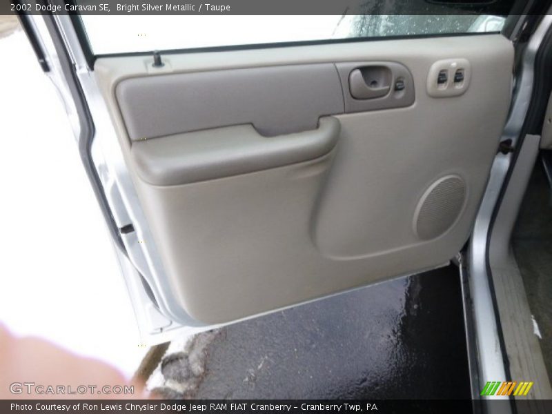 Bright Silver Metallic / Taupe 2002 Dodge Caravan SE
