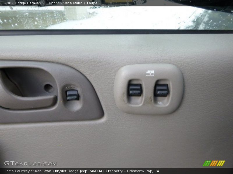 Bright Silver Metallic / Taupe 2002 Dodge Caravan SE