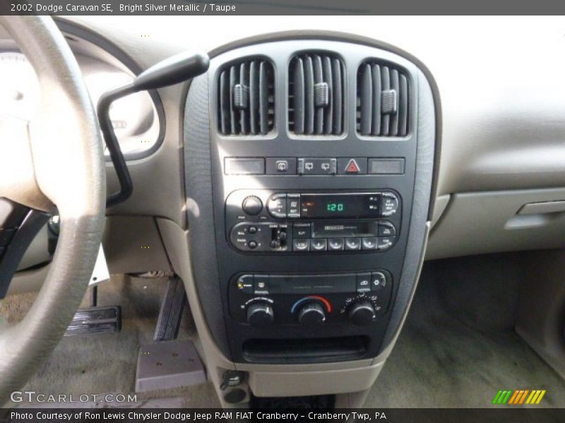 Bright Silver Metallic / Taupe 2002 Dodge Caravan SE