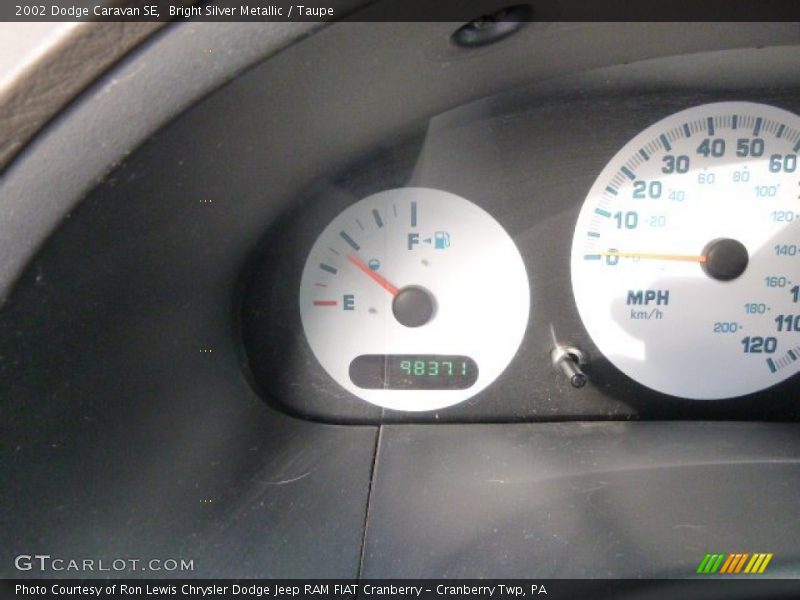 Bright Silver Metallic / Taupe 2002 Dodge Caravan SE