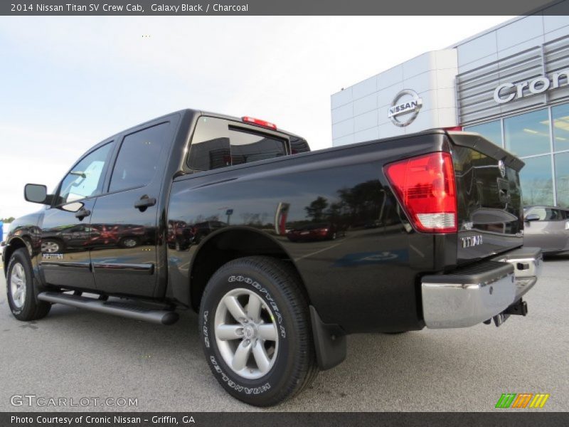 Galaxy Black / Charcoal 2014 Nissan Titan SV Crew Cab