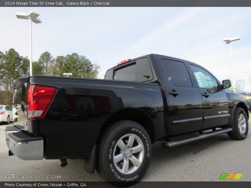 Galaxy Black / Charcoal 2014 Nissan Titan SV Crew Cab