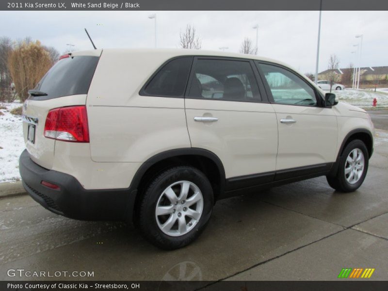 White Sand Beige / Black 2011 Kia Sorento LX