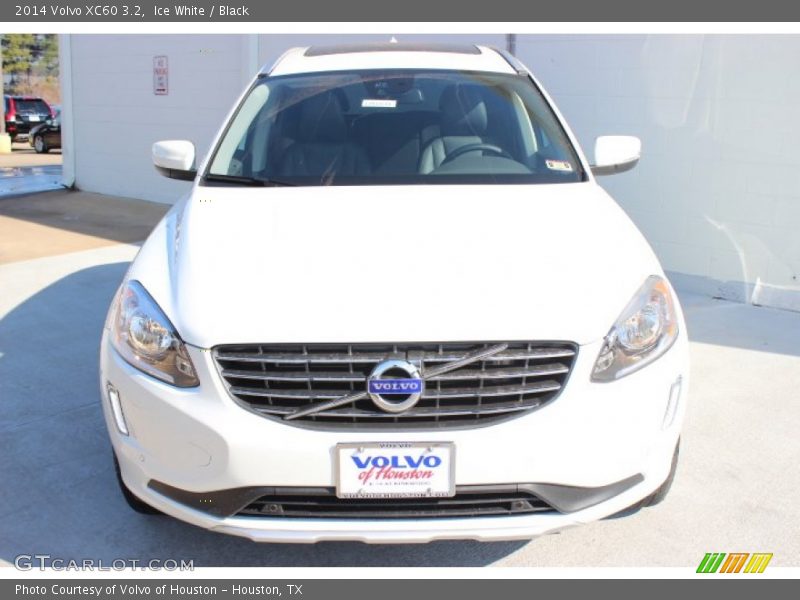 Ice White / Black 2014 Volvo XC60 3.2