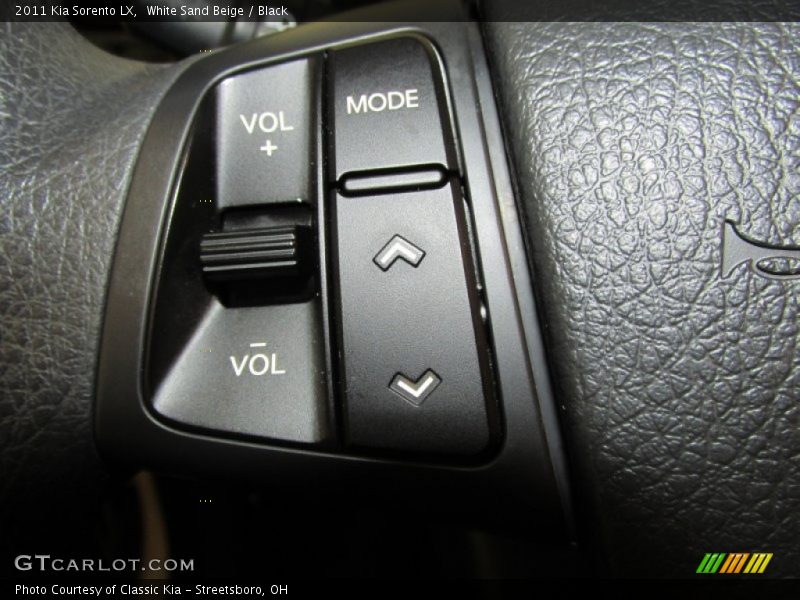 White Sand Beige / Black 2011 Kia Sorento LX