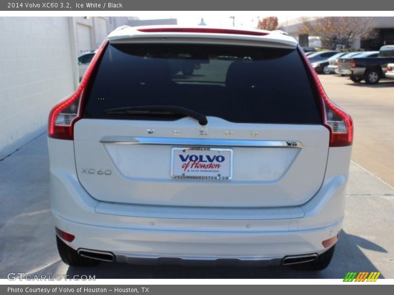 Ice White / Black 2014 Volvo XC60 3.2