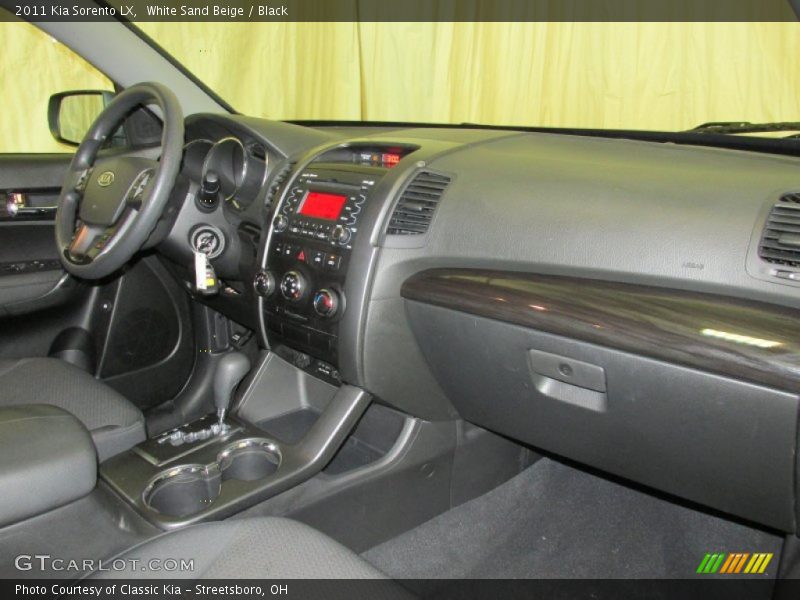 White Sand Beige / Black 2011 Kia Sorento LX