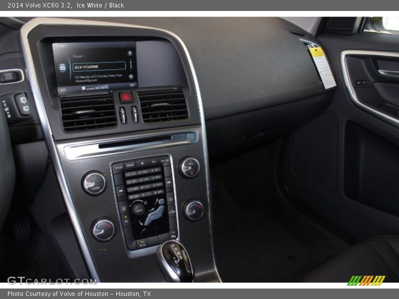 Ice White / Black 2014 Volvo XC60 3.2
