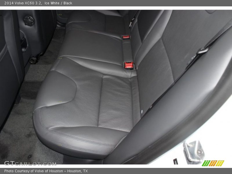 Ice White / Black 2014 Volvo XC60 3.2