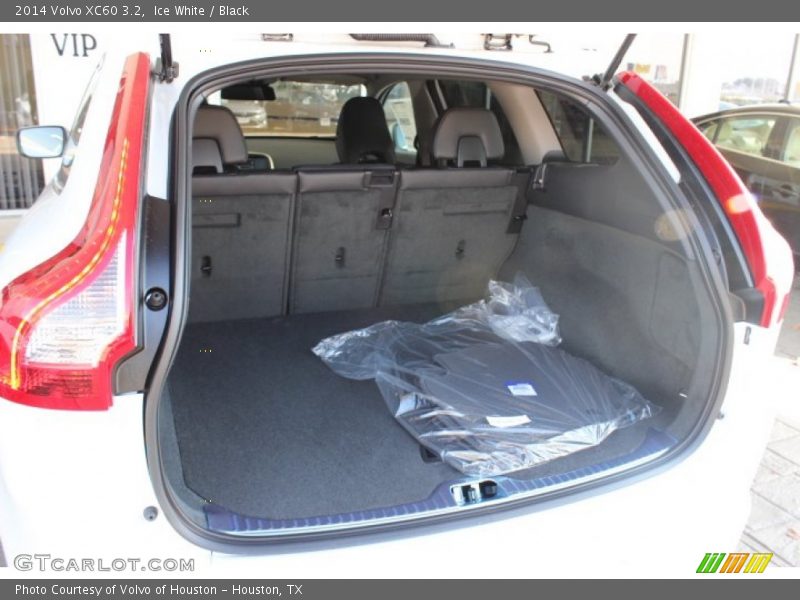 Ice White / Black 2014 Volvo XC60 3.2