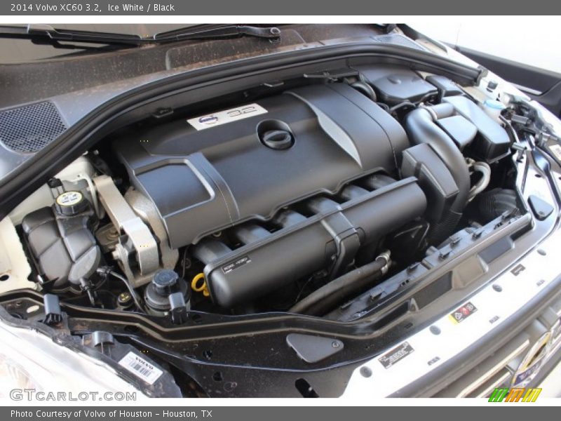 Ice White / Black 2014 Volvo XC60 3.2