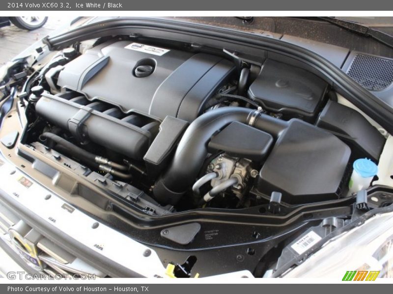 Ice White / Black 2014 Volvo XC60 3.2