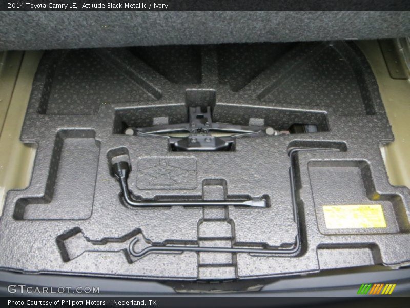 Attitude Black Metallic / Ivory 2014 Toyota Camry LE