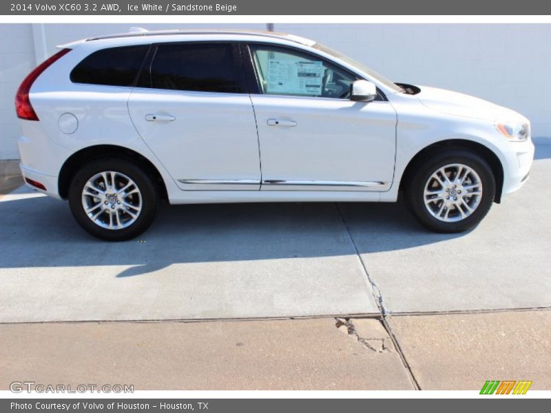 Ice White / Sandstone Beige 2014 Volvo XC60 3.2 AWD