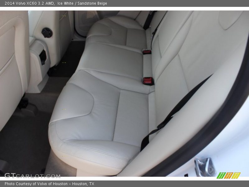 Ice White / Sandstone Beige 2014 Volvo XC60 3.2 AWD