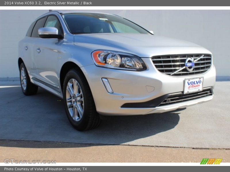 Electric Silver Metallic / Black 2014 Volvo XC60 3.2