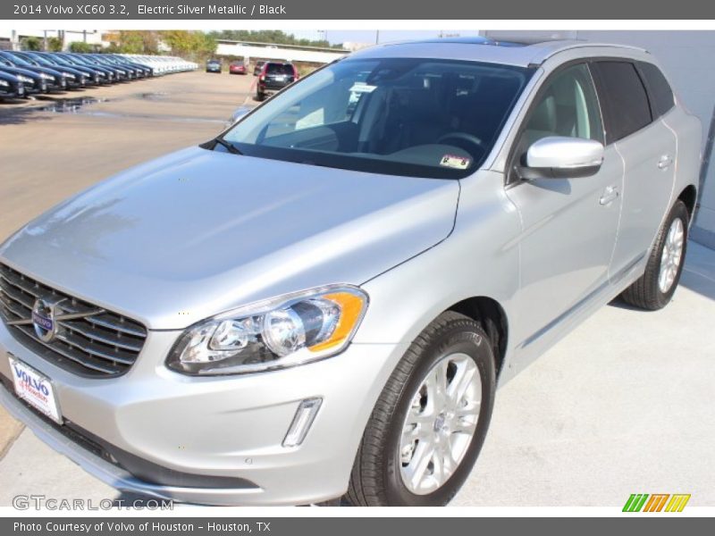 Electric Silver Metallic / Black 2014 Volvo XC60 3.2