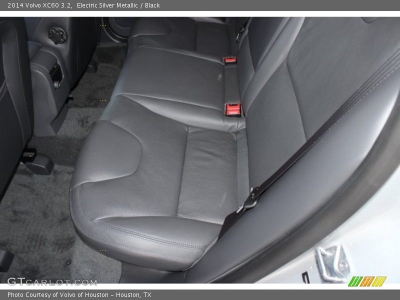 Electric Silver Metallic / Black 2014 Volvo XC60 3.2