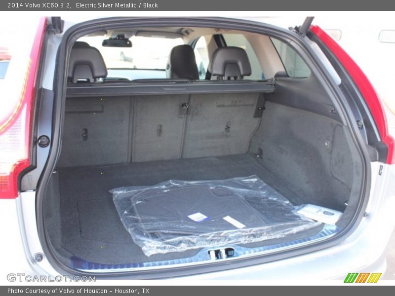 Electric Silver Metallic / Black 2014 Volvo XC60 3.2