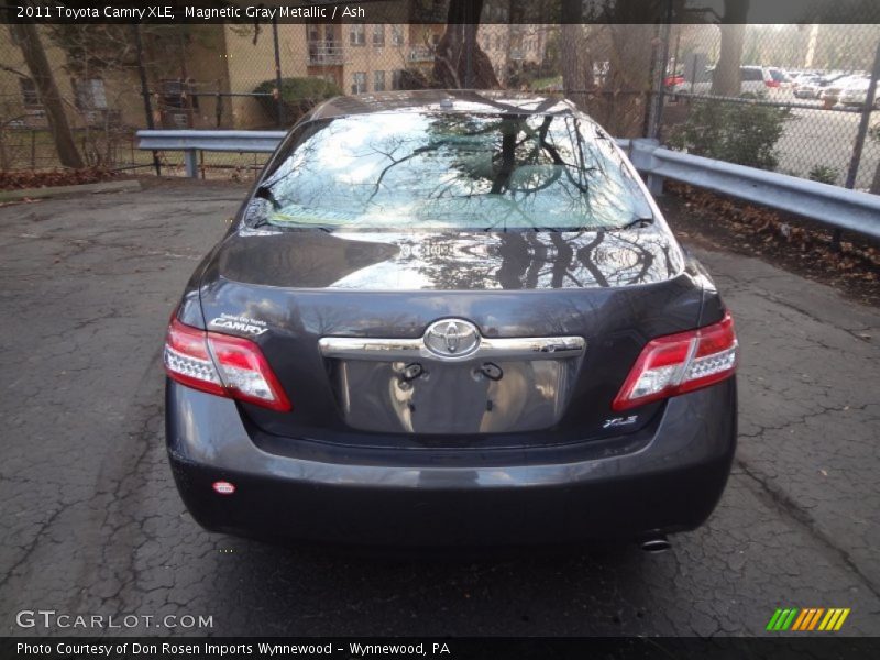Magnetic Gray Metallic / Ash 2011 Toyota Camry XLE