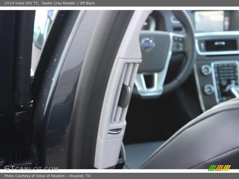 Saville Grey Metallic / Off Black 2014 Volvo S60 T5