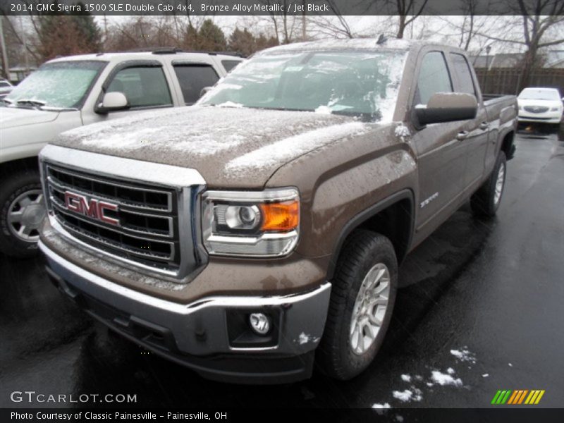Front 3/4 View of 2014 Sierra 1500 SLE Double Cab 4x4