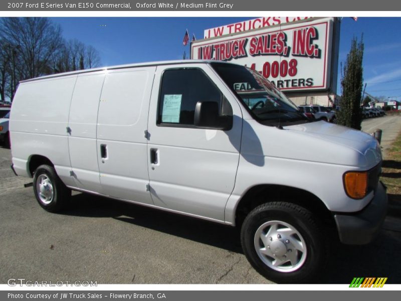 Oxford White / Medium Flint Grey 2007 Ford E Series Van E150 Commercial