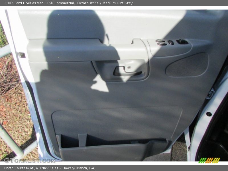 Oxford White / Medium Flint Grey 2007 Ford E Series Van E150 Commercial