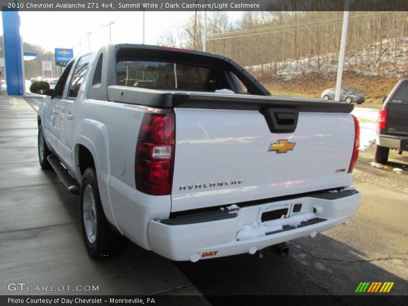 Summit White / Dark Cashmere/Light Cashmere 2010 Chevrolet Avalanche Z71 4x4