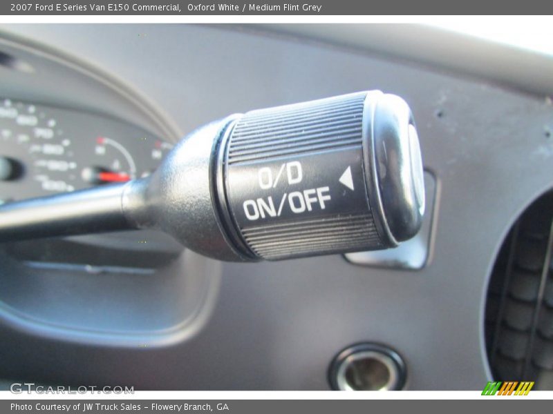 Oxford White / Medium Flint Grey 2007 Ford E Series Van E150 Commercial