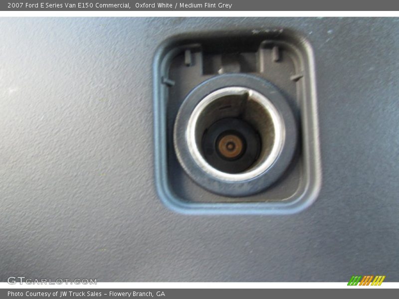 Oxford White / Medium Flint Grey 2007 Ford E Series Van E150 Commercial