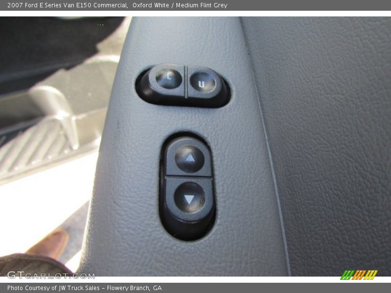 Oxford White / Medium Flint Grey 2007 Ford E Series Van E150 Commercial
