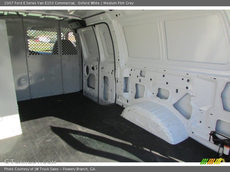 Oxford White / Medium Flint Grey 2007 Ford E Series Van E150 Commercial