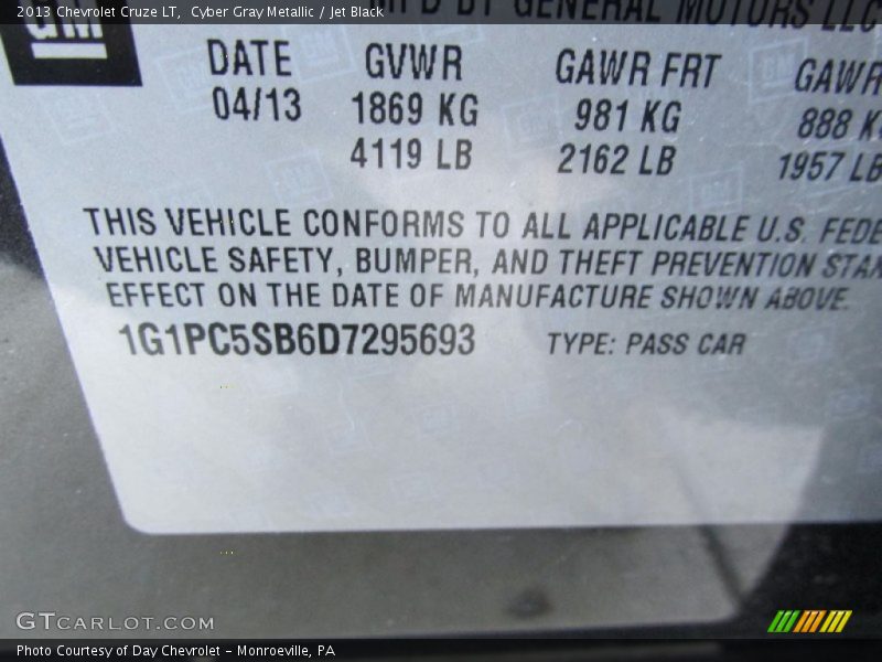 Cyber Gray Metallic / Jet Black 2013 Chevrolet Cruze LT