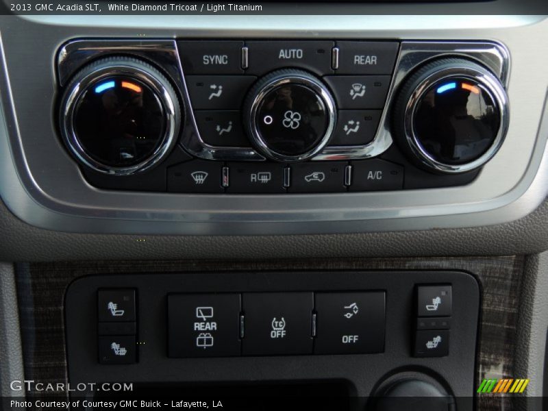White Diamond Tricoat / Light Titanium 2013 GMC Acadia SLT