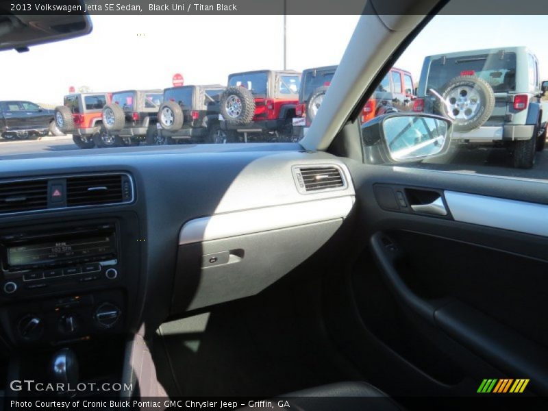 Black Uni / Titan Black 2013 Volkswagen Jetta SE Sedan