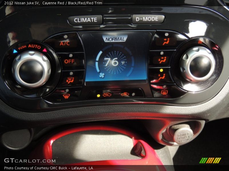 Cayenne Red / Black/Red/Red Trim 2012 Nissan Juke SV